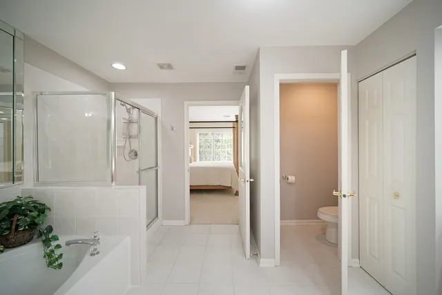 $444,900 | 33 Spyglass Circle, Palos Heights, IL 60463