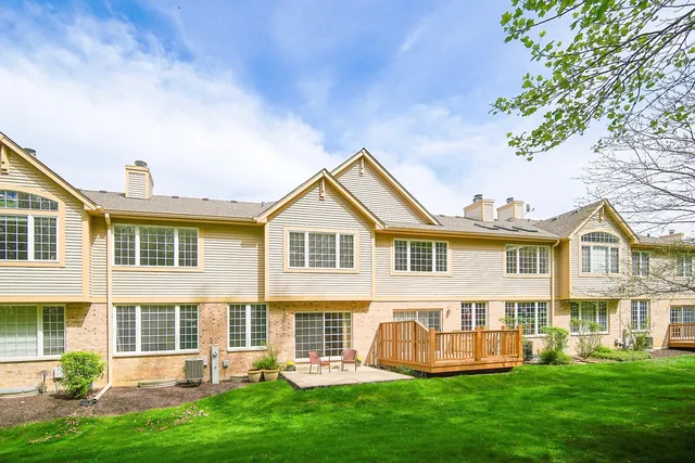 $444,900 | 33 Spyglass Circle, Palos Heights, IL 60463