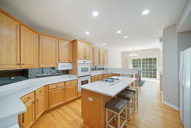 $444,900 | 33 Spyglass Circle, Palos Heights, IL 60463