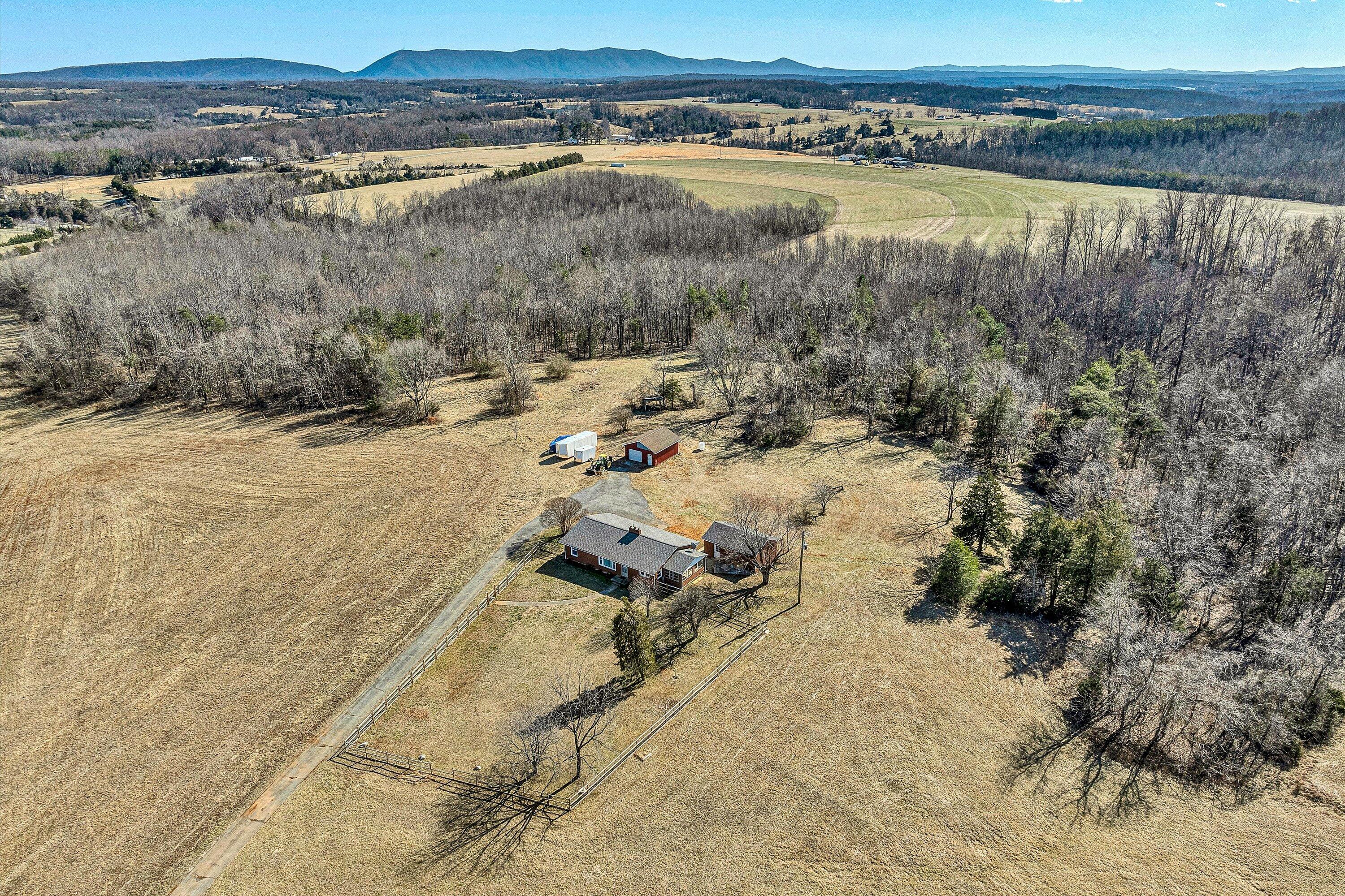 4015 White House Road Moneta, VA 24121 - Photo 35 of 37 22-SGM-0200