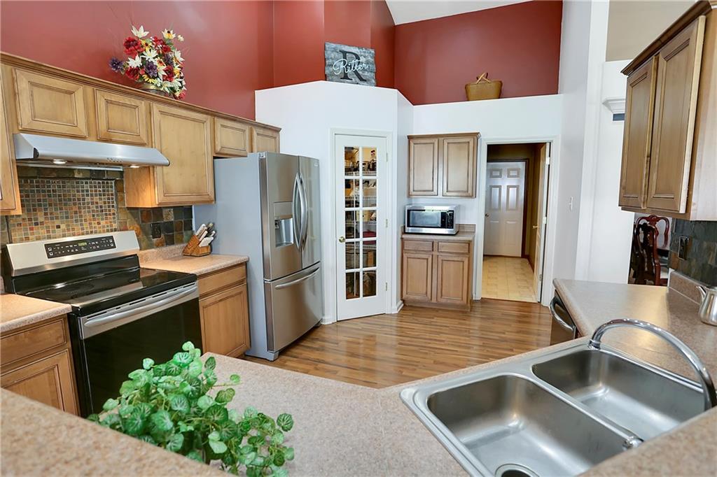 8074 Sedge Grass Road Noblesville, IN 46060 - Photo 11 of 26 Gallery Image 11
