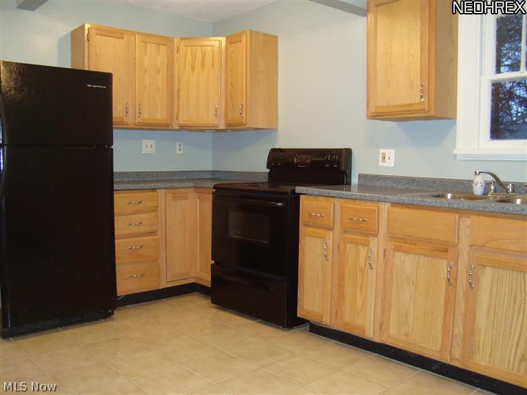 1642 Maple Road Cleveland Heights, OH 44121 - Photo 7 of 21 Kitchen