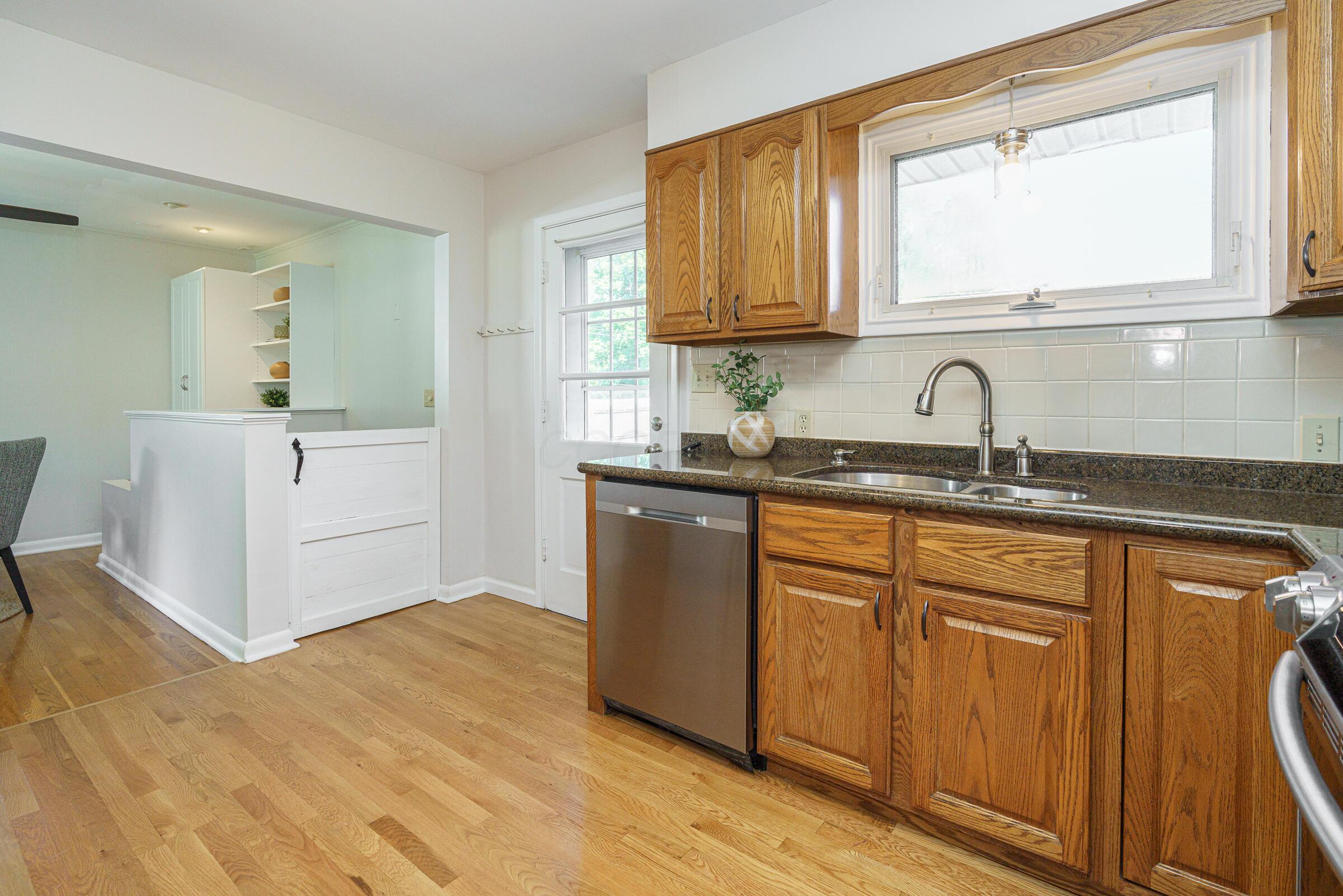 2150 Edgevale Road Columbus, OH 43221 - Photo 15 of 52 2150 Edgevale Rd interiors-25