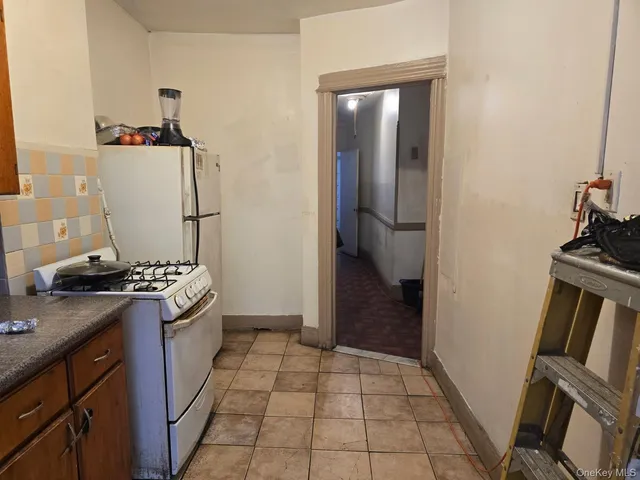 $849,000 | 92 Crystal Street | City Line