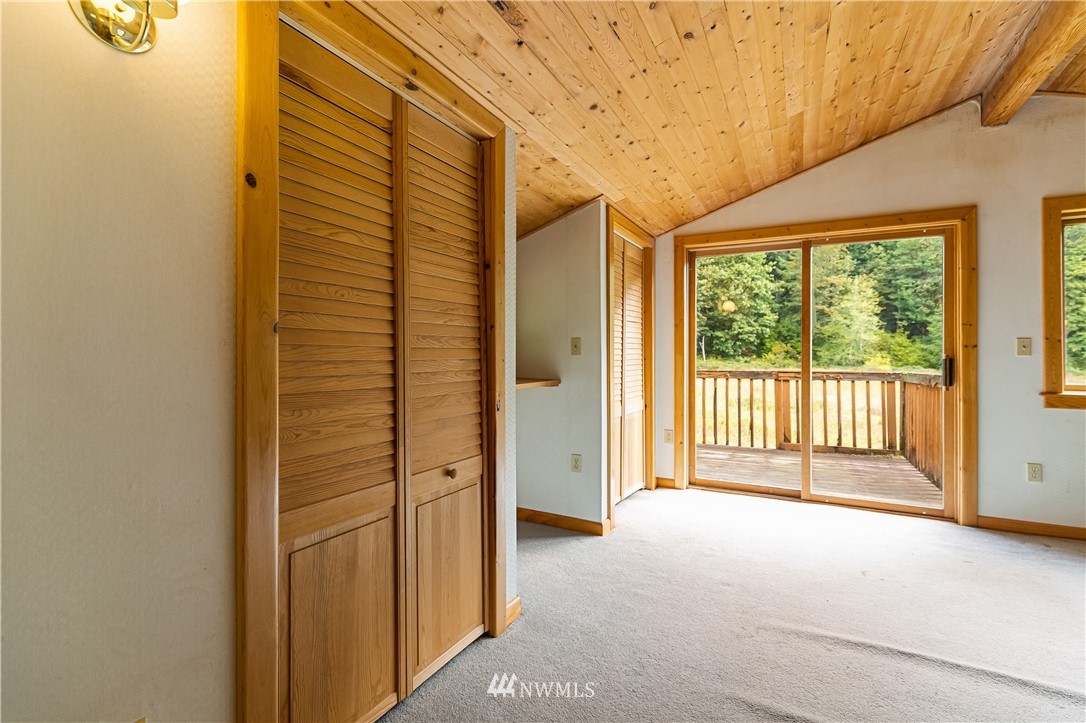 6200 North Fork Road Deming, WA 98244 - Photo 15 of 40