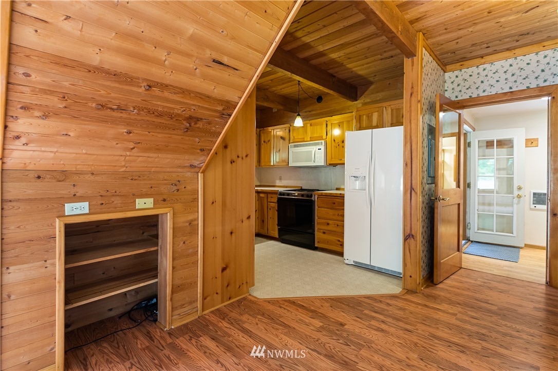 6200 North Fork Road Deming, WA 98244 - Photo 4 of 40