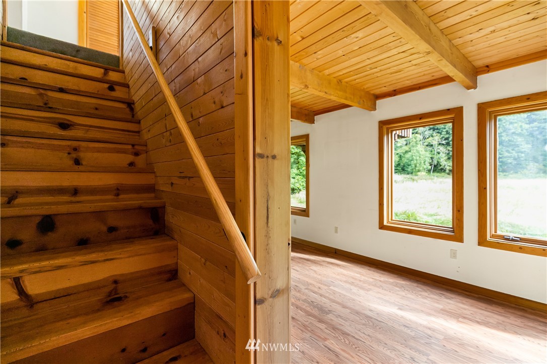 6200 North Fork Road Deming, WA 98244 - Photo 10 of 40