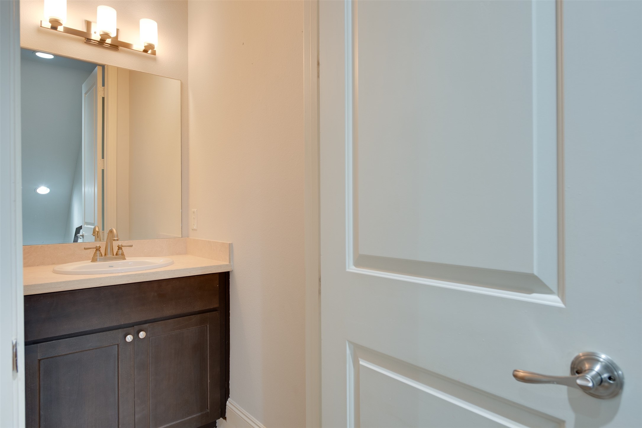 4203 Feagan Street Houston, TX 77007 - Photo 11 of 36 a bathroom with a sink and a mirror