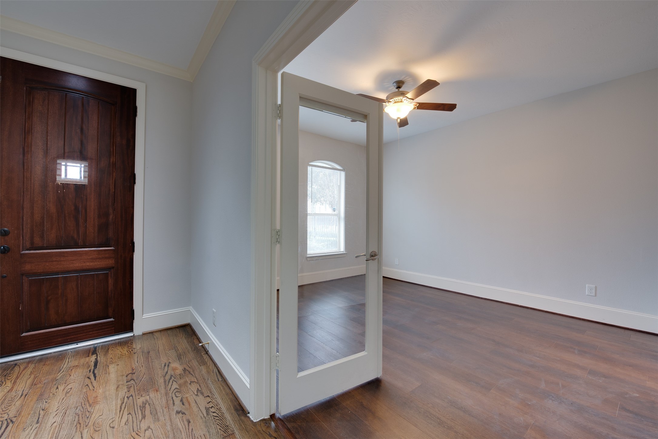 4203 Feagan Street Houston, TX 77007 - Photo 5 of 36 a view of a livingroom with wooden floor