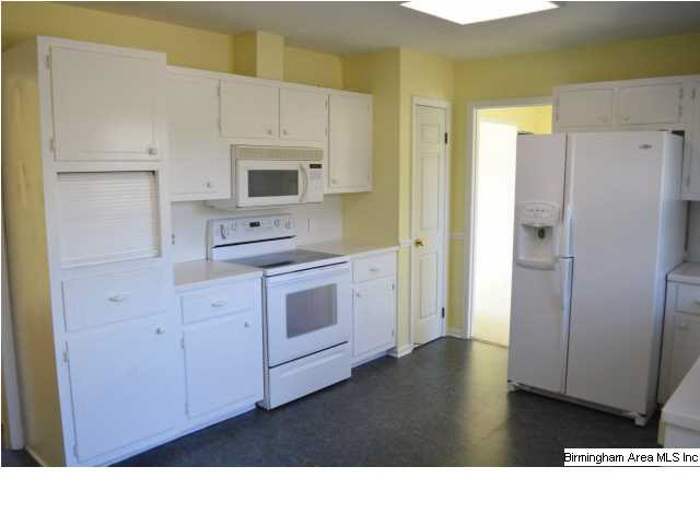3337 Chartwell Road Hoover, AL 35226 - Photo 8 of 32