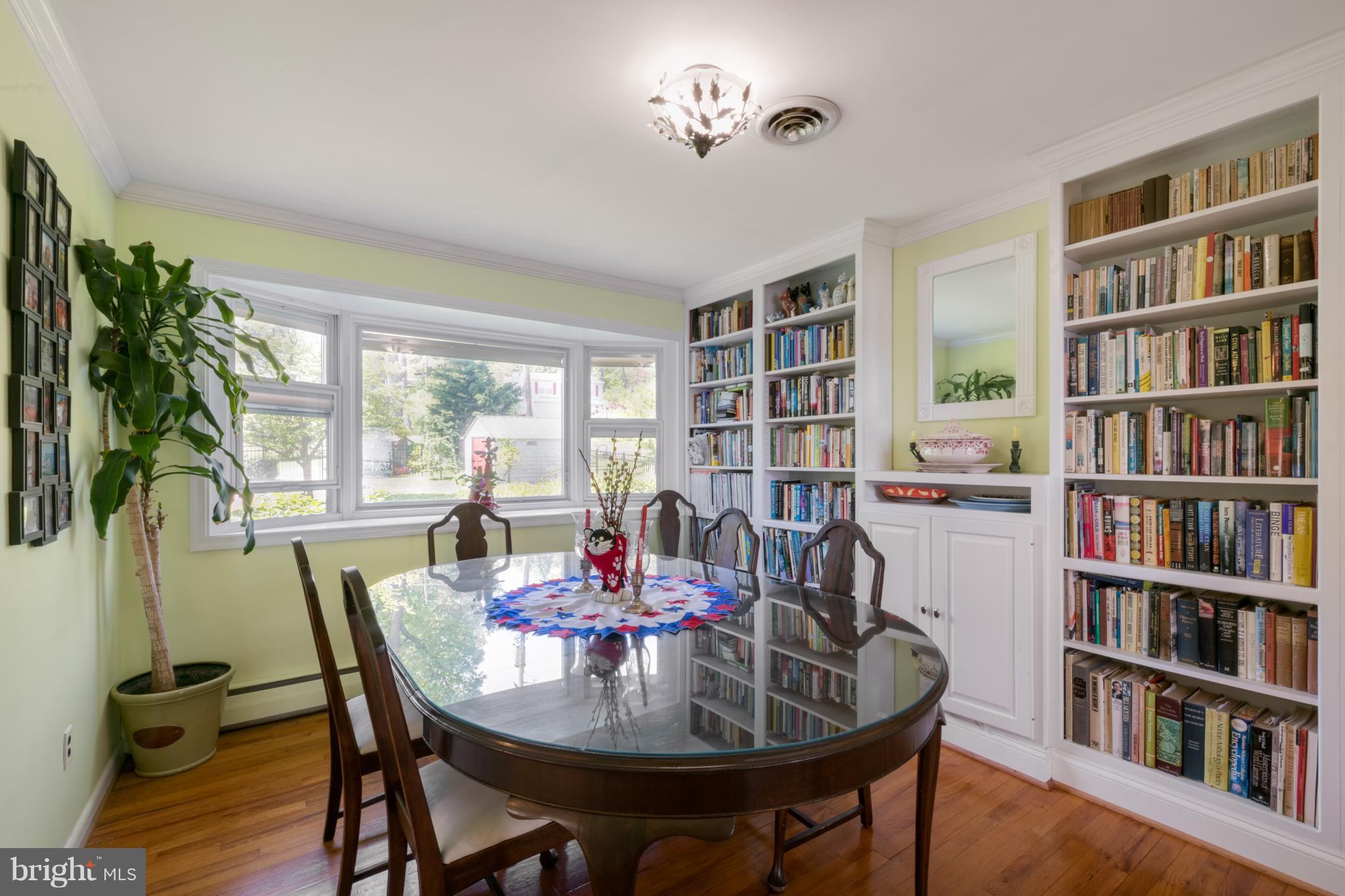 1186 River Bay Road Annapolis, MD 21409 - Photo 14 of 30 Separate Dining Room w/ newer Bay window (2007)