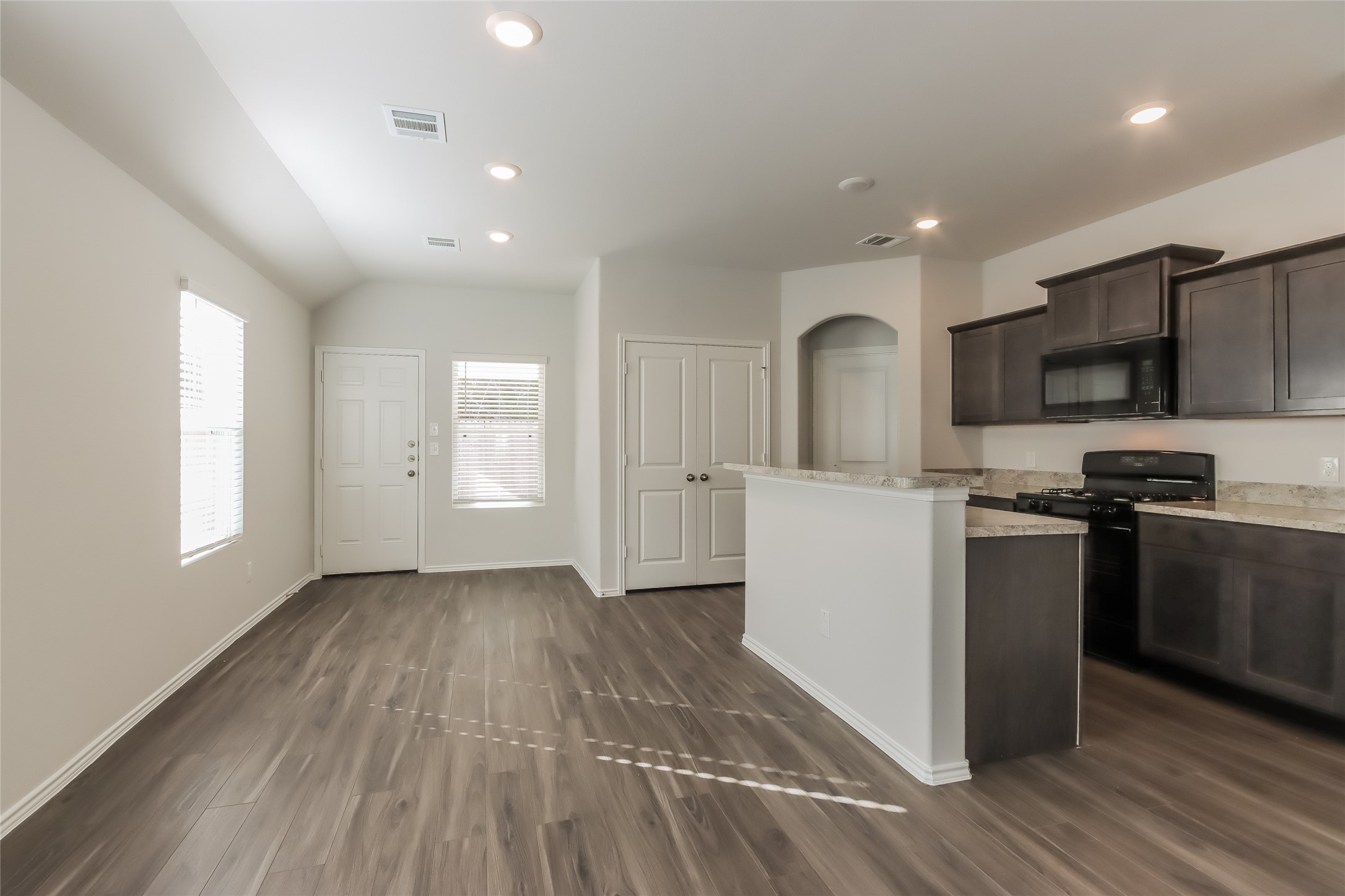 22319 Red Knot Run Splendora, TX 77372 - Photo 7 of 15 Photos may be representative of the floor plan and not the exact home. Finishes, layout, and features of the actual property for lease may vary.