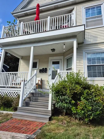 $2,400 | 9 Grant Street, Unit 1, Newton, MA 02465
