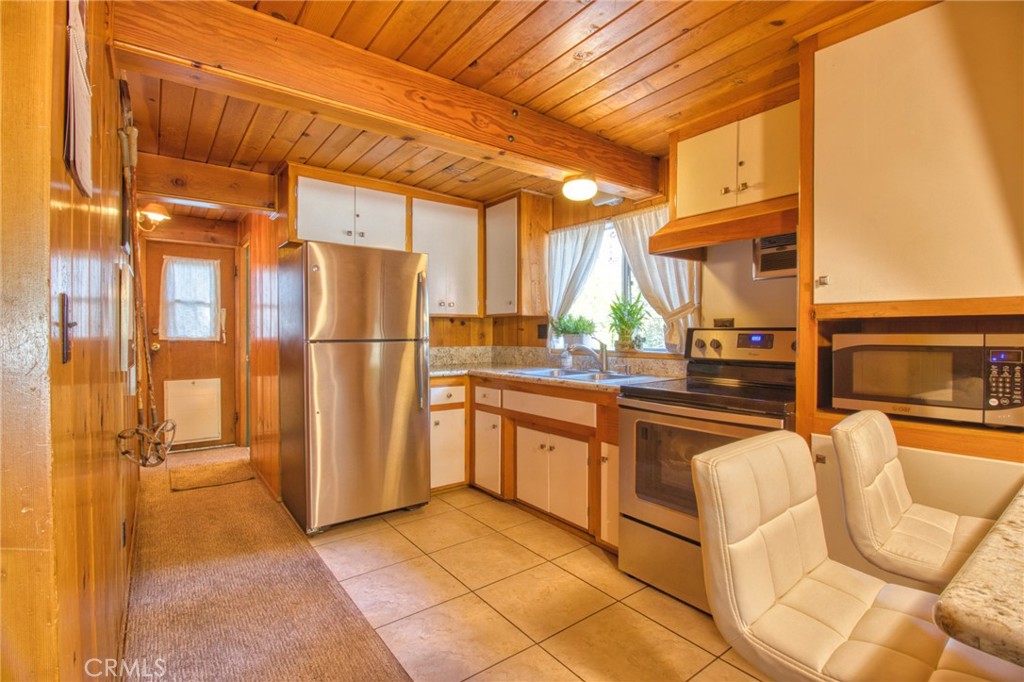 6253 Cardinal Road Wrightwood, CA 92397 - Photo 5 of 49