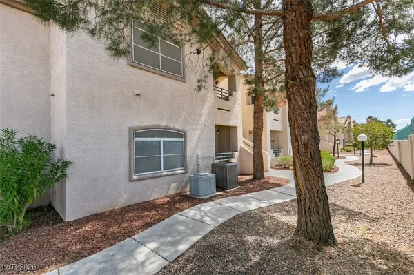 $1,175 | 5415 West Harmon Avenue, Unit 1047, Las Vegas, NV 89103