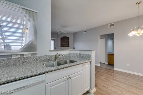 $1,175 | 5415 West Harmon Avenue, Unit 1047, Las Vegas, NV 89103