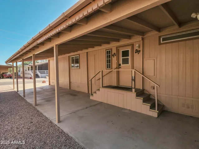 a view of a tennis court