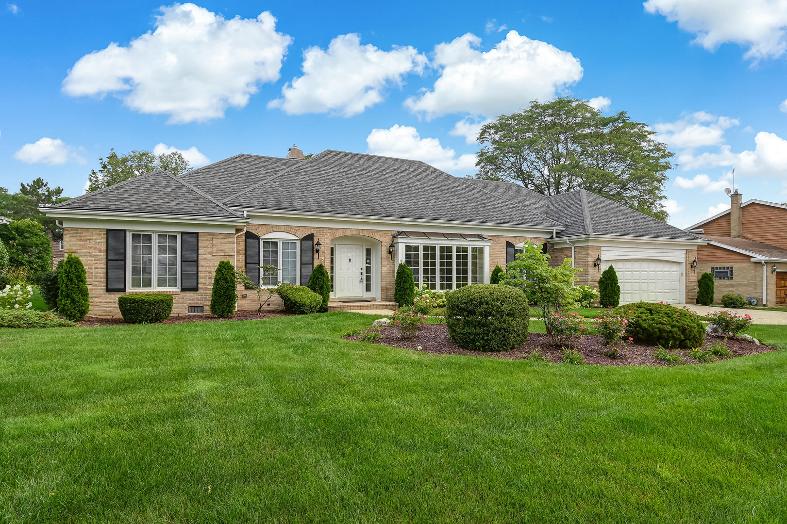 129 Carriage Way Drive Burr Ridge, IL 60527 - Photo 2 of 28