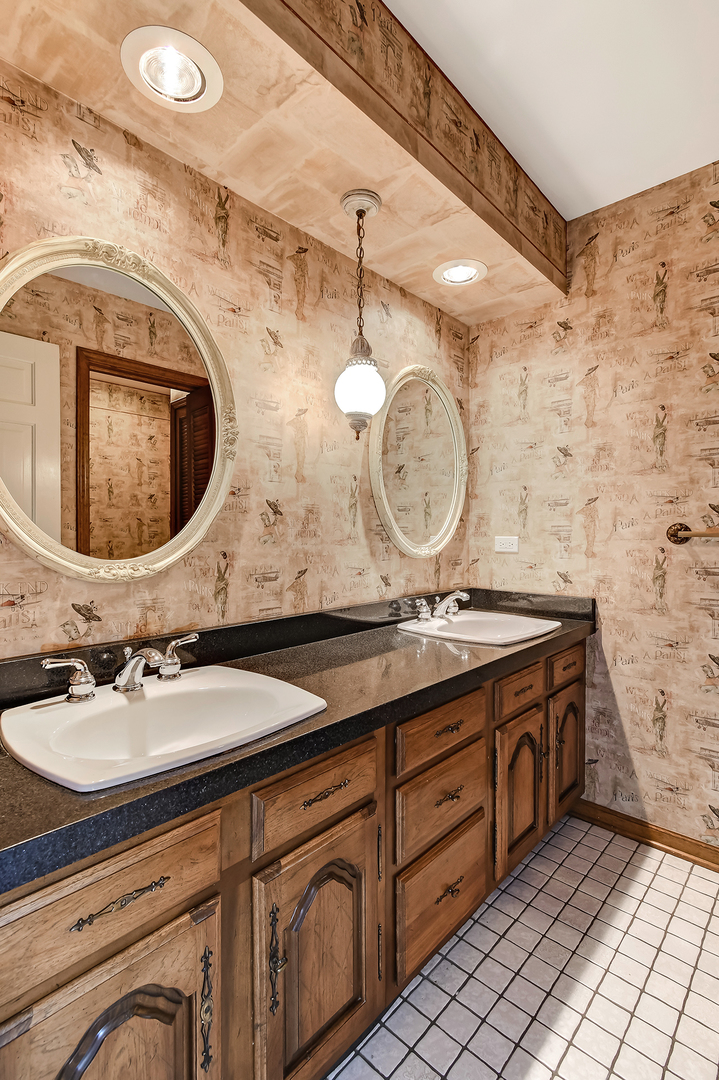 129 Carriage Way Drive Burr Ridge, IL 60527 - Photo 22 of 28