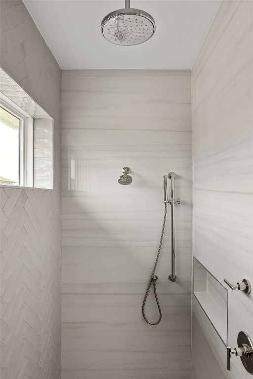 13410 Galleria Circle Austin, TX 78738 - Photo 25 of 28 a bathroom with a shower