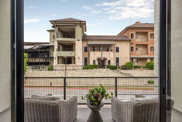 $950,000 | 13410 Galleria Circle, Austin, TX 78738