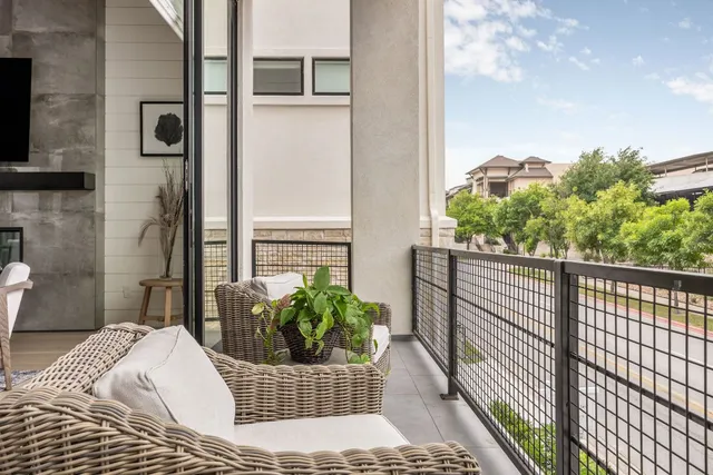 $950,000 | 13410 Galleria Circle, Austin, TX 78738