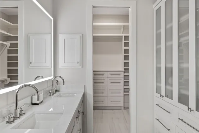 $950,000 | 13410 Galleria Circle, Austin, TX 78738