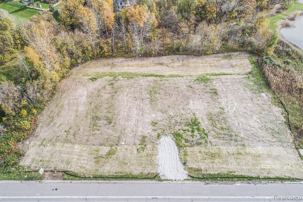 50334 Card Road Macomb, MI 48044 - Photo 8 of 14