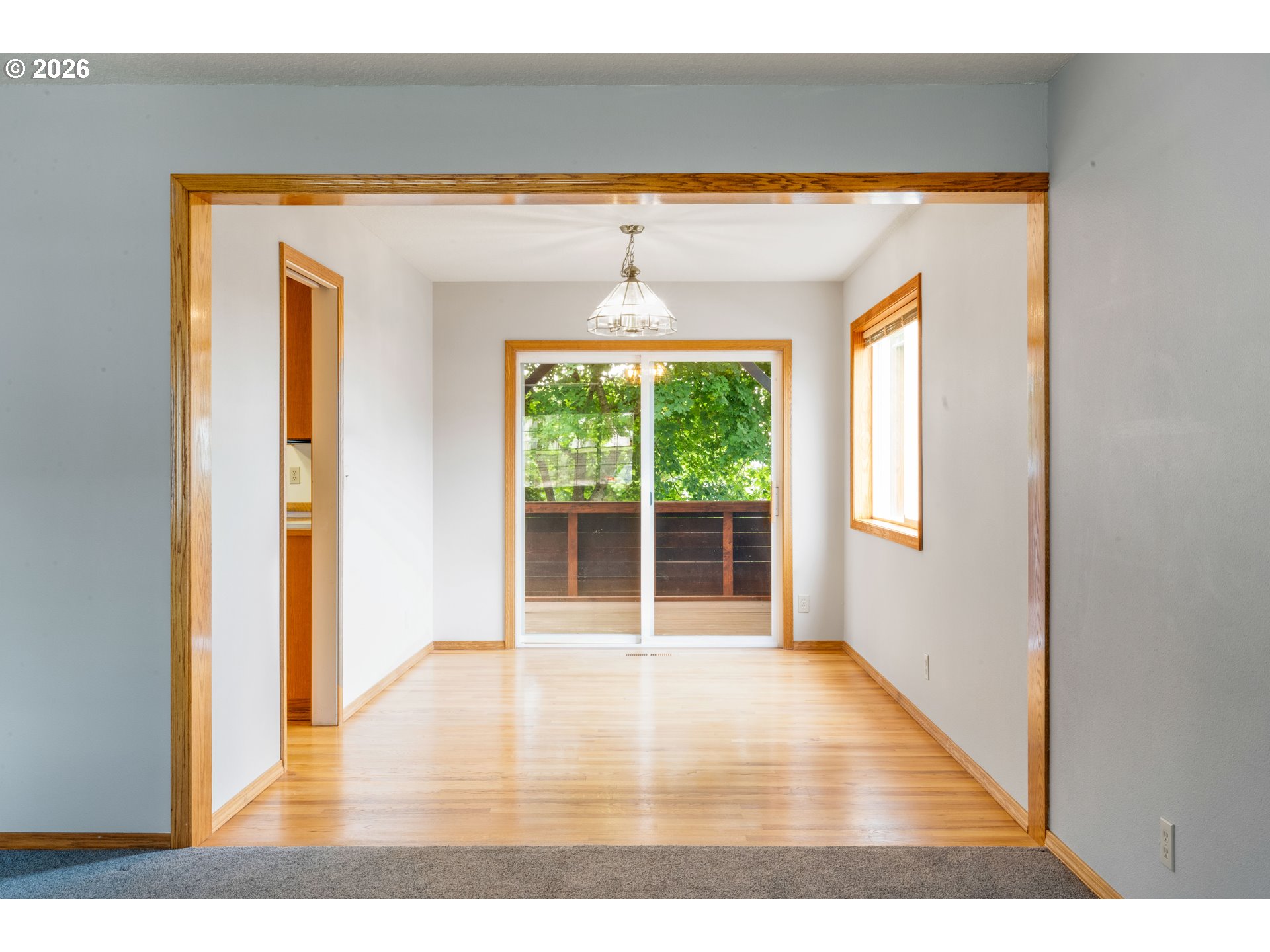 125 Southwest Spruce Street Dundee, OR 97115 - Photo 7 of 44