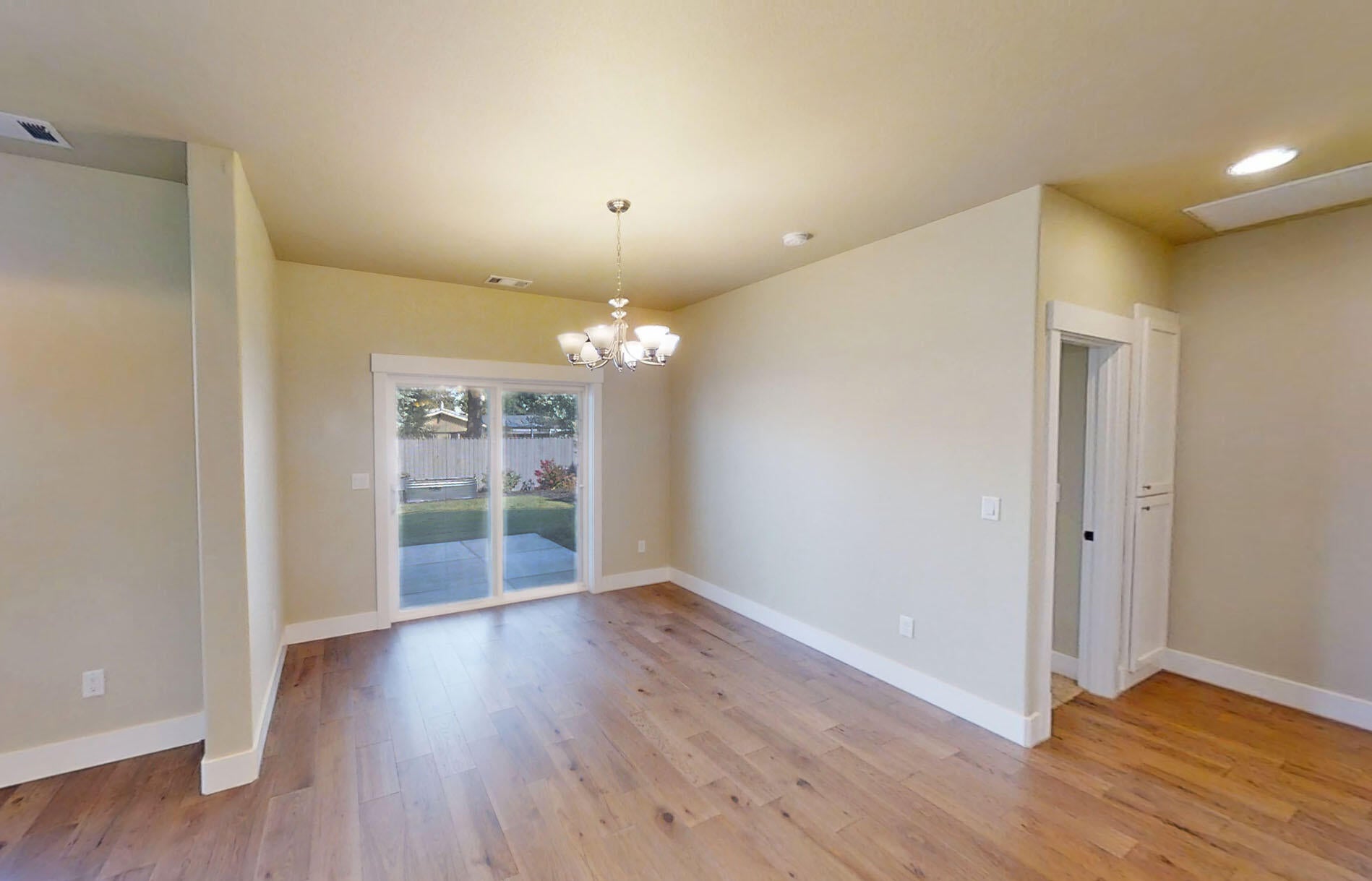 656 Aspen Street Springfield, OR 97477 - Photo 6 of 29 154312