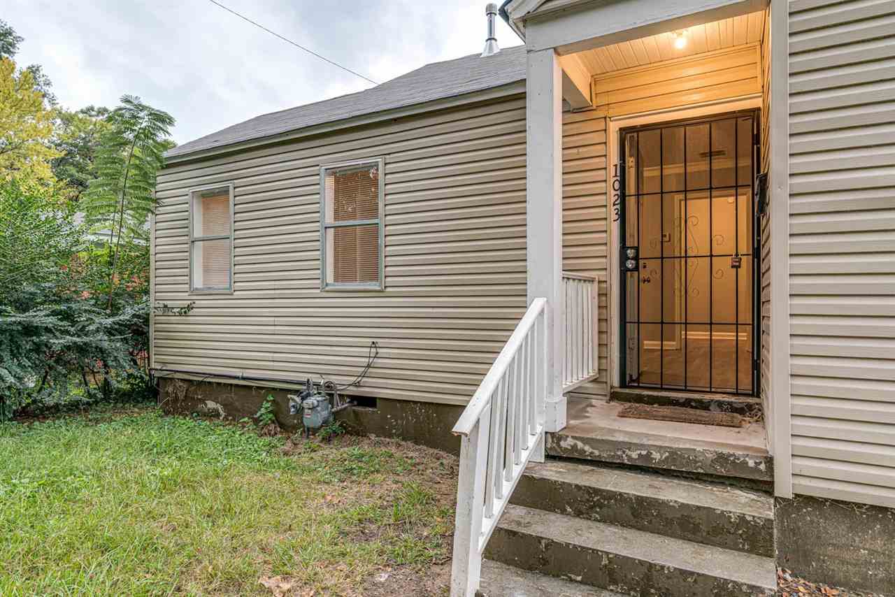 1023 Parkland Road Memphis, TN 38111 - Photo 5 of 22 a front view of a house with a porch