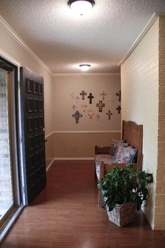 8008 Raleigh Avenue Lubbock, TX 79424 - Photo 3 of 10 Entry Hall