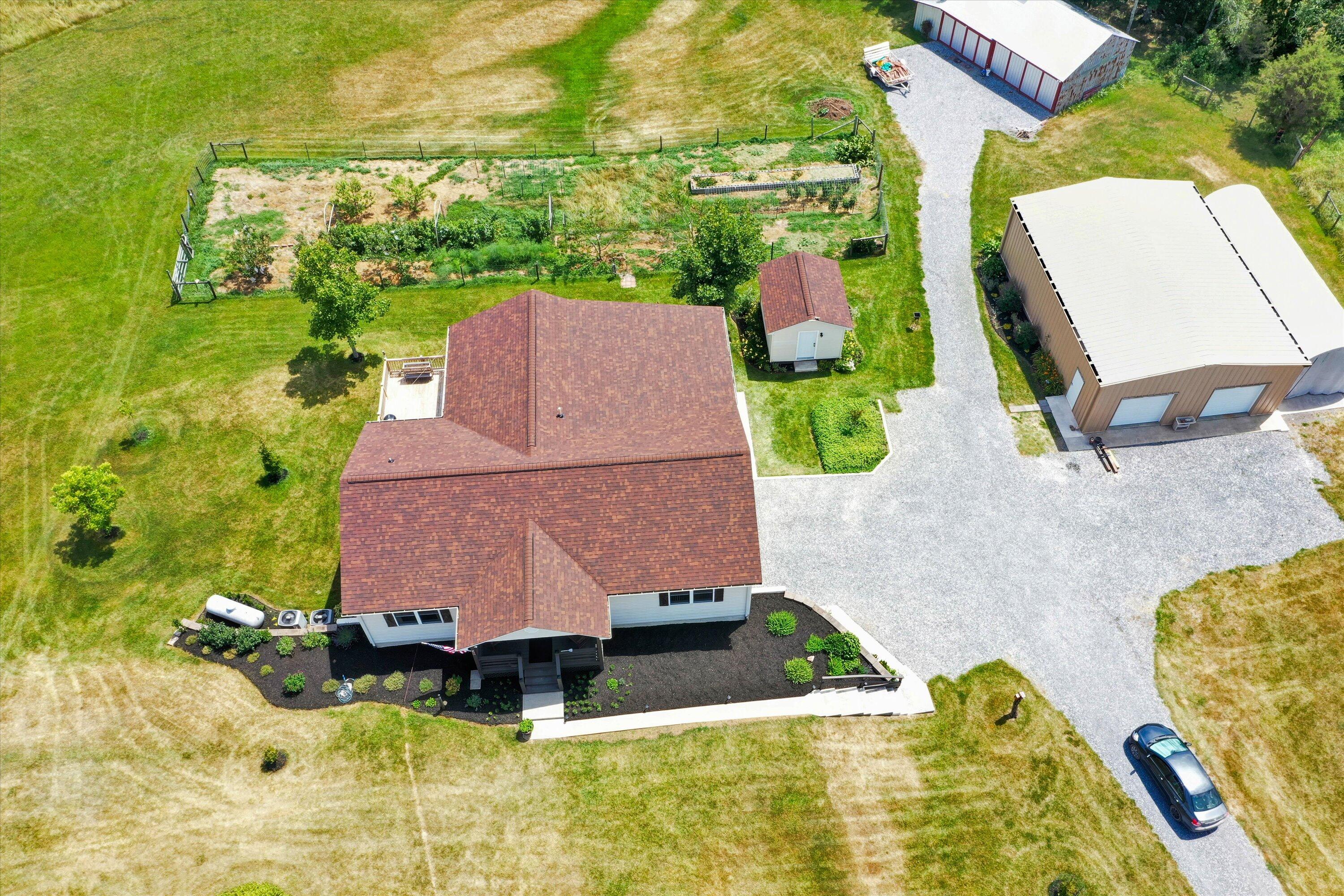 135 Borden Run Road Fincastle, VA 24090 - Photo 4 of 54 04-DJI_0465