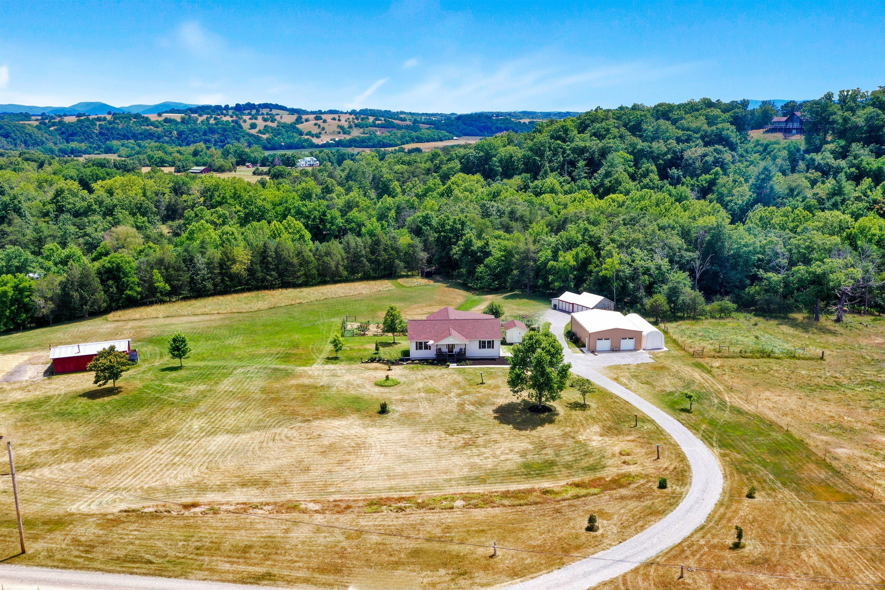 135 Borden Run Road Fincastle, VA 24090 - Photo 50 of 54 50-dfc65307-d5d0-46e2-8db2-7d267a612543