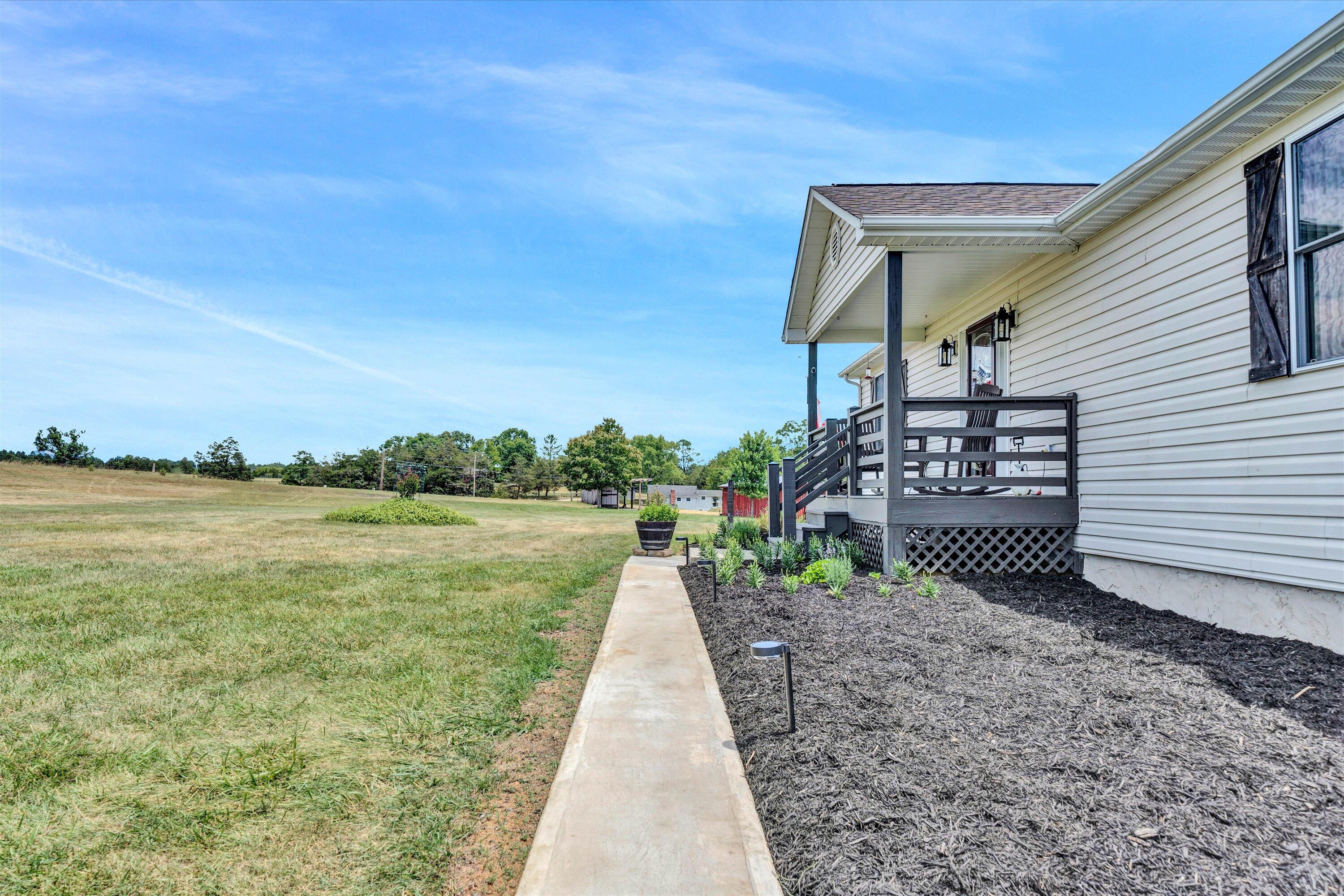 135 Borden Run Road Fincastle, VA 24090 - Photo 5 of 54 05-DSC00052