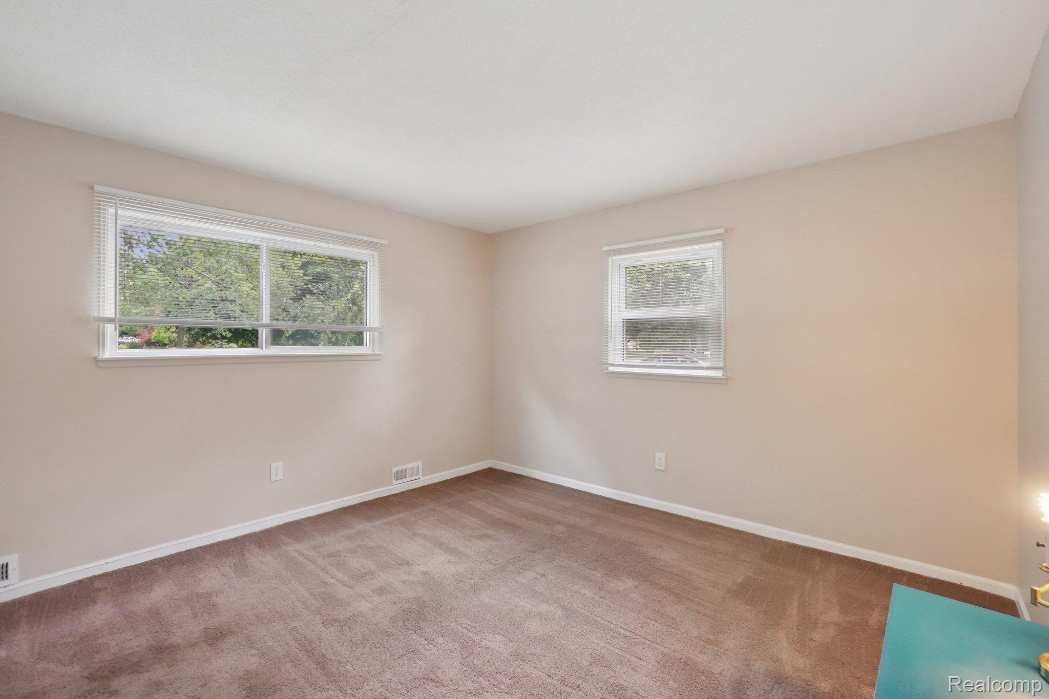 1096 Truwood Avenue Rochester, MI 48307 - Photo 11 of 23