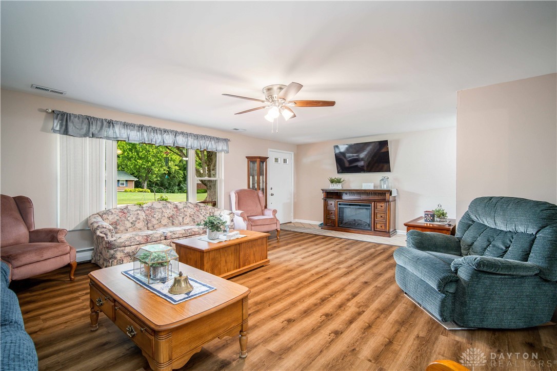 2046 Fox Run Road Dayton, OH 45459 - Photo 6 of 40 Gallery Image 6