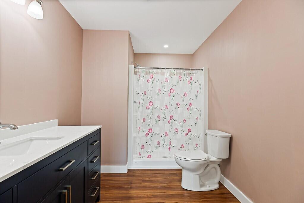 13 Chestnut Street Unity, ME 04988 - Photo 23 of 34 Primary bath