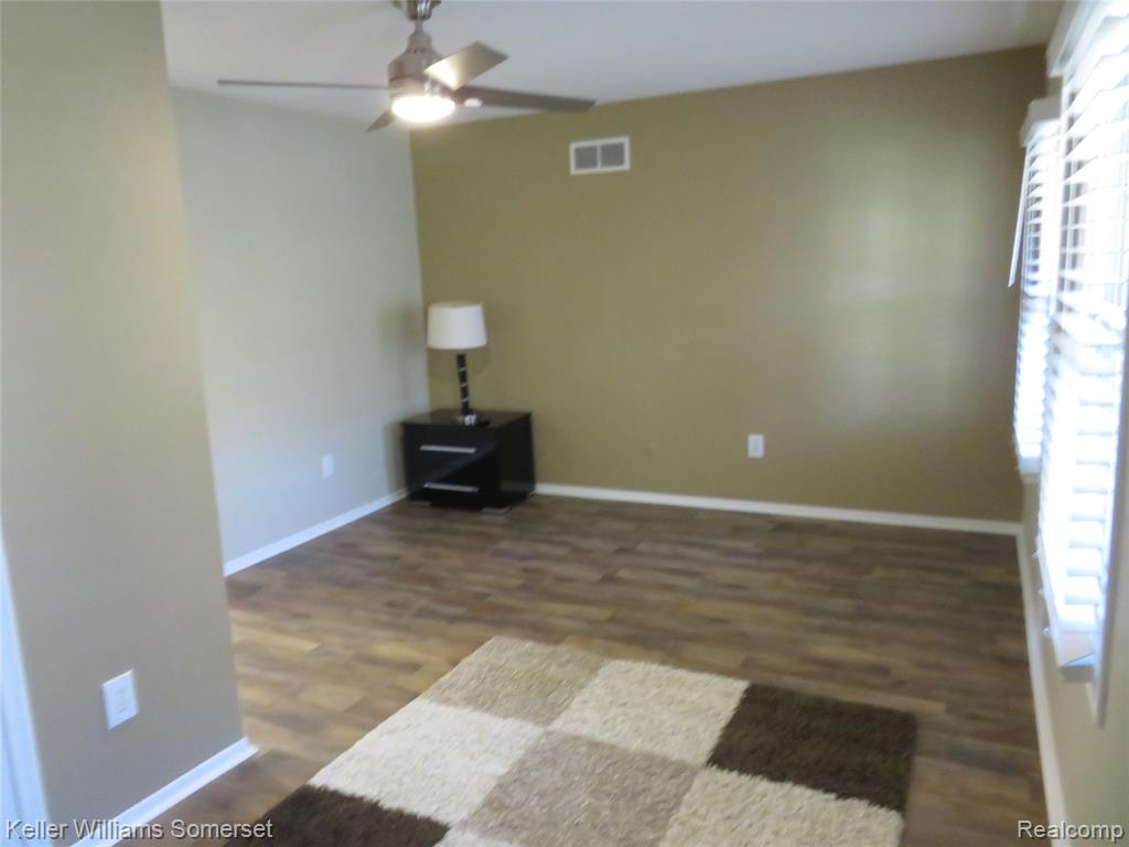 31189 Hoover Road, Unit 28 Warren, MI 48093 - Photo 14 of 26