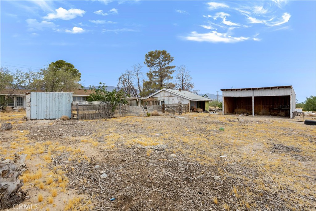 38484 Foothill Road Lucerne Valley, CA 92356 - Photo 21 of 45 a view of a house with a yard