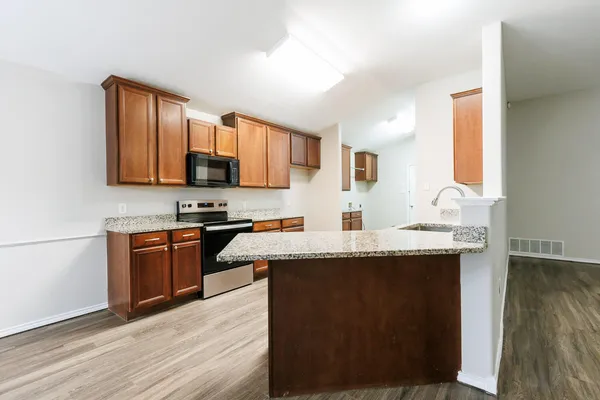 $2,100 | 6705 91st Place, Lubbock, TX 79424