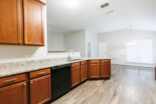 $2,100 | 6705 91st Place, Lubbock, TX 79424