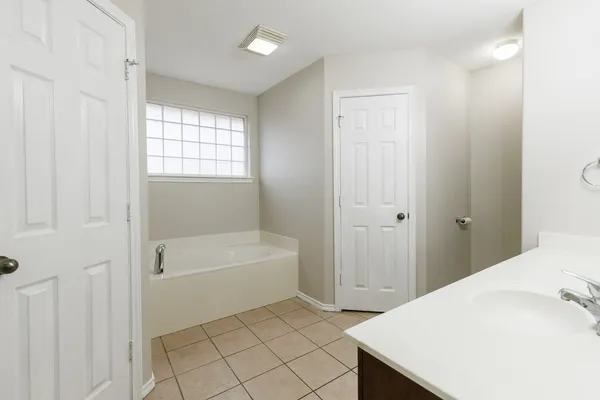 $2,100 | 6705 91st Place, Lubbock, TX 79424