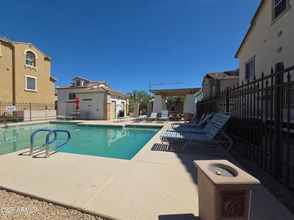 $1,995 | 426 North Oak Street, Gilbert, AZ 85233
