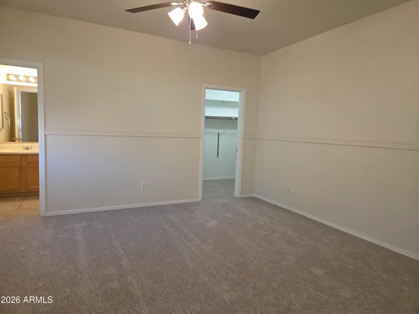 $2,095 | 426 North Oak Street, Gilbert, AZ 85233