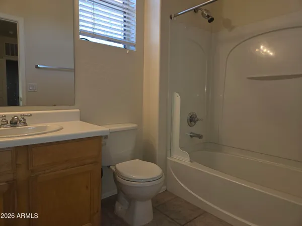 $2,095 | 426 North Oak Street, Gilbert, AZ 85233