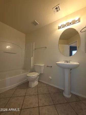 $2,095 | 426 North Oak Street, Gilbert, AZ 85233