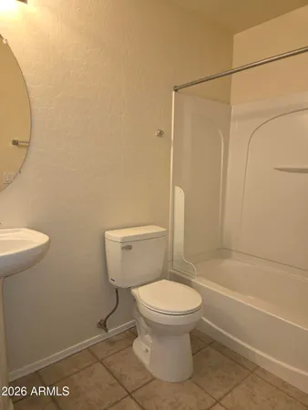 $2,095 | 426 North Oak Street, Gilbert, AZ 85233
