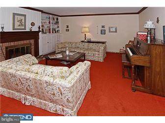 460 Woodhaven Road West Chester, PA 19382 - Photo 3 of 12 Living Room
