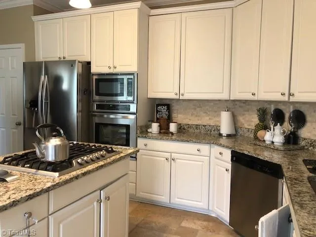 $2,400 | 6300 High View Road, Greensboro, NC 27410